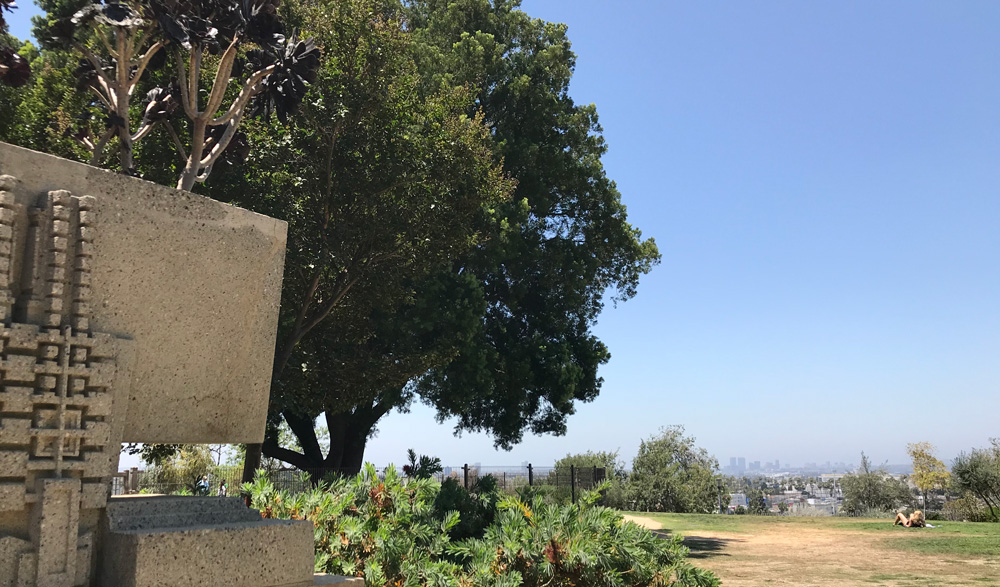 Hollyhock House 02